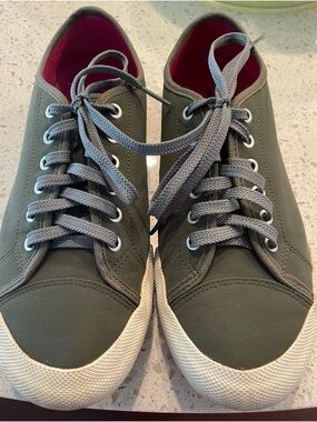SeaVees Womens 08/61 Army Issue Low Nylon Fashion Sneaker - 8M